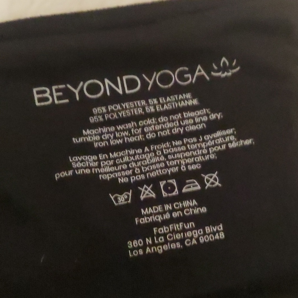 Beyond Yoga Infinity Scarf with Zippered Pocket - Picture 2 of 4